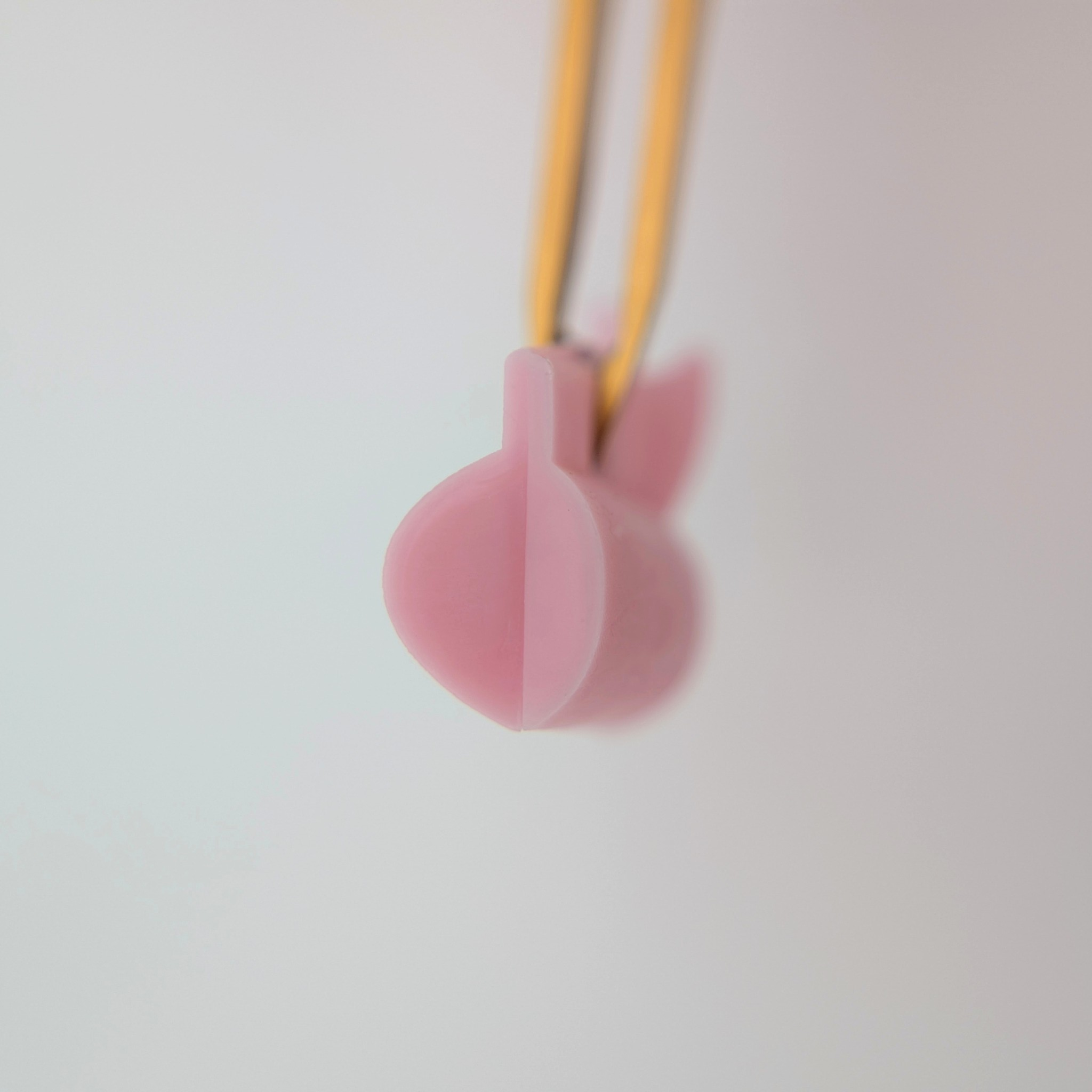 pink round silicone lifting pads größenvergleich